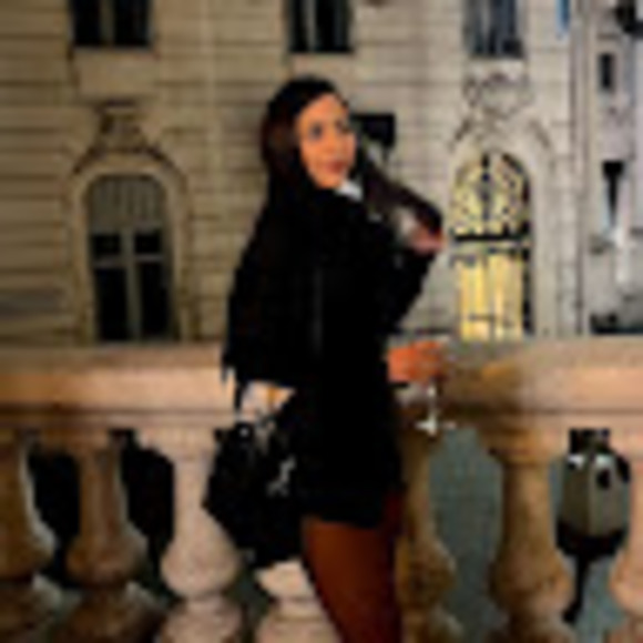 Meet your Posher, Sofia - Picture 1 of 1